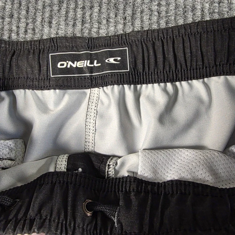 O'Neill Smash Up Volley Mens‎ Swim Trunks Black Blue Pink Striped Board Shorts S
